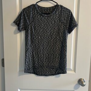 black/white/grey lululemon t shirt (size 2)